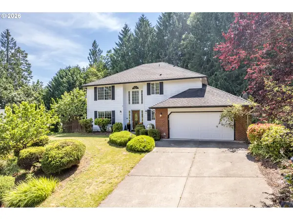 215 W St James Pl, Longview, WA 98632