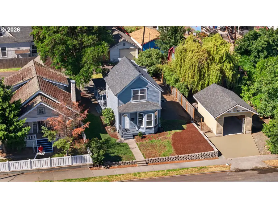 404 W 9th St, The Dalles, OR 97058 - #3
