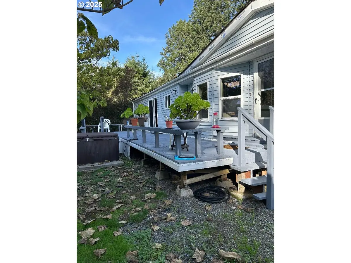 96465 Coverdell Rd #20, Brookings, OR 97415 - Image #1