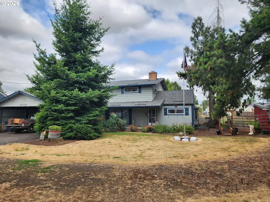 725 W Main St, Molalla, OR 97038 - #2