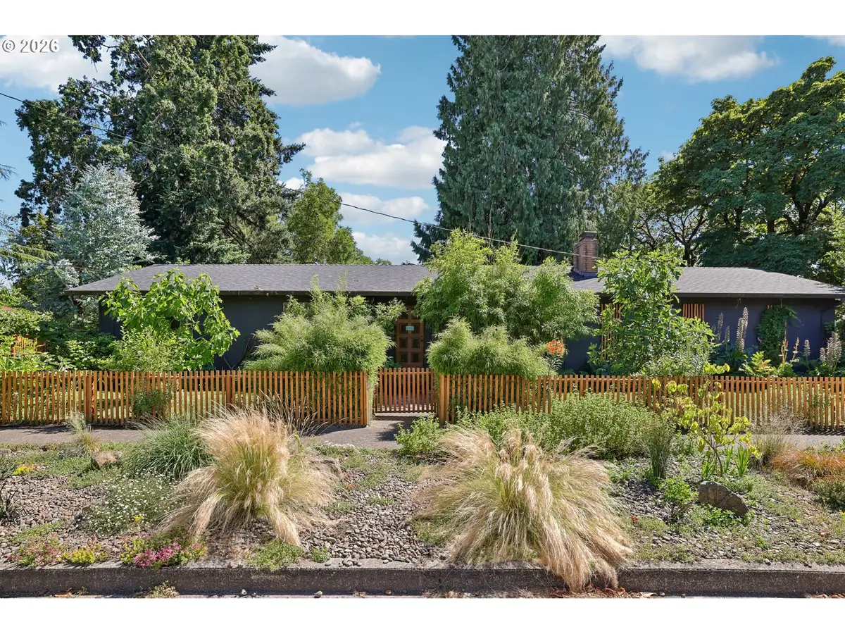 910 SE Storey St, McMinnville, OR 97128 - #1