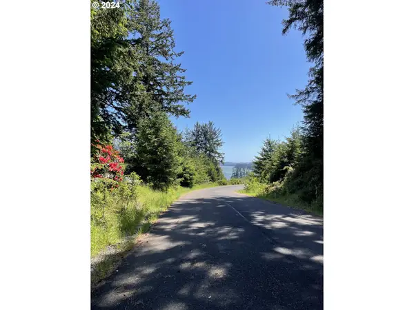 83615 Clear Lake Rd #1, Florence, OR 97439