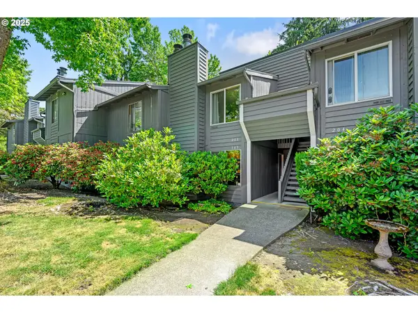 650 SW Meadow Dr #103, Beaverton, OR 97003