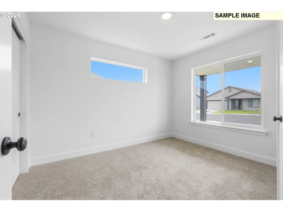 894 E Maple Brook Ave, Hermiston, OR 97838 - #3