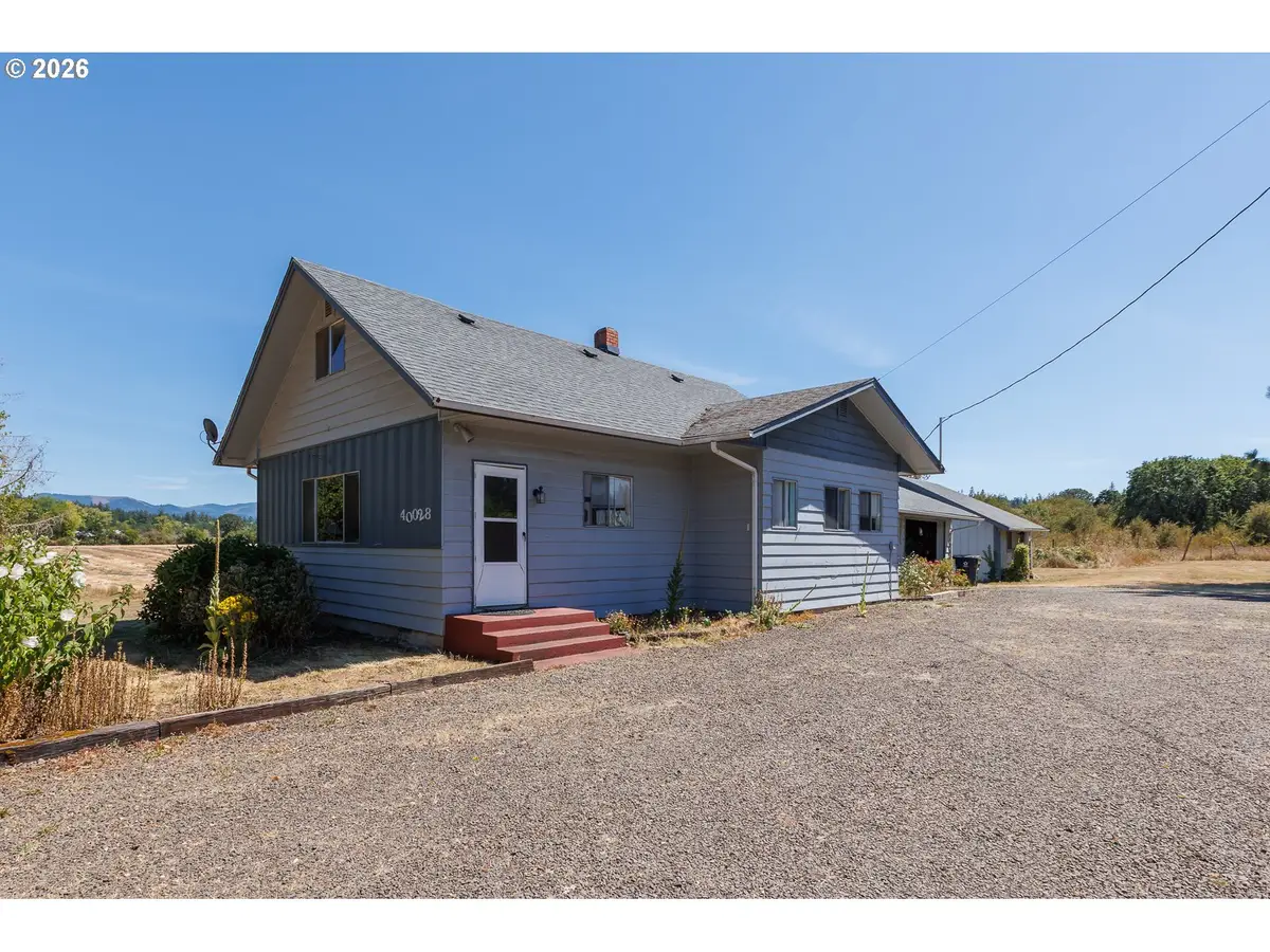 40028 Lacomb Dr, Lebanon, OR 97355 - #1