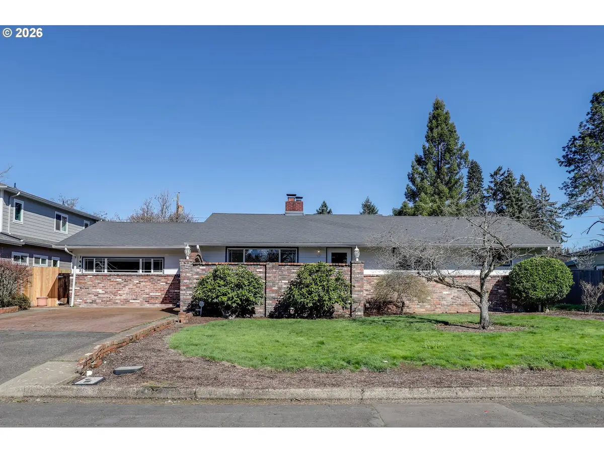 1943 Monterey Ln, Eugene, OR 97401 - #1