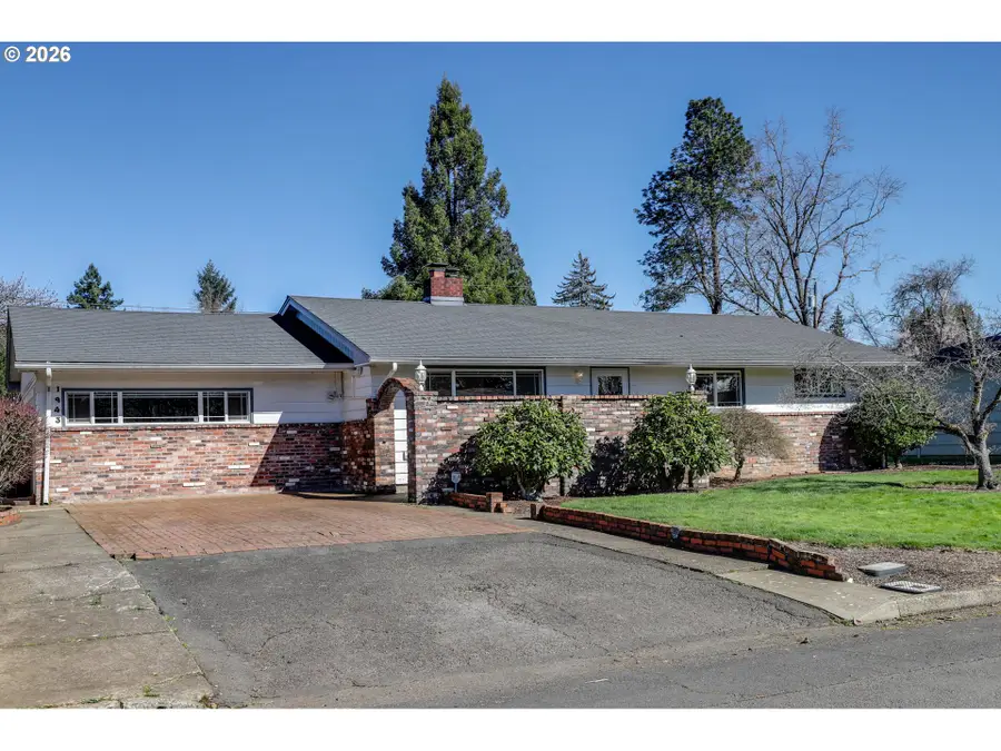 1943 Monterey Ln, Eugene, OR 97401 - #2
