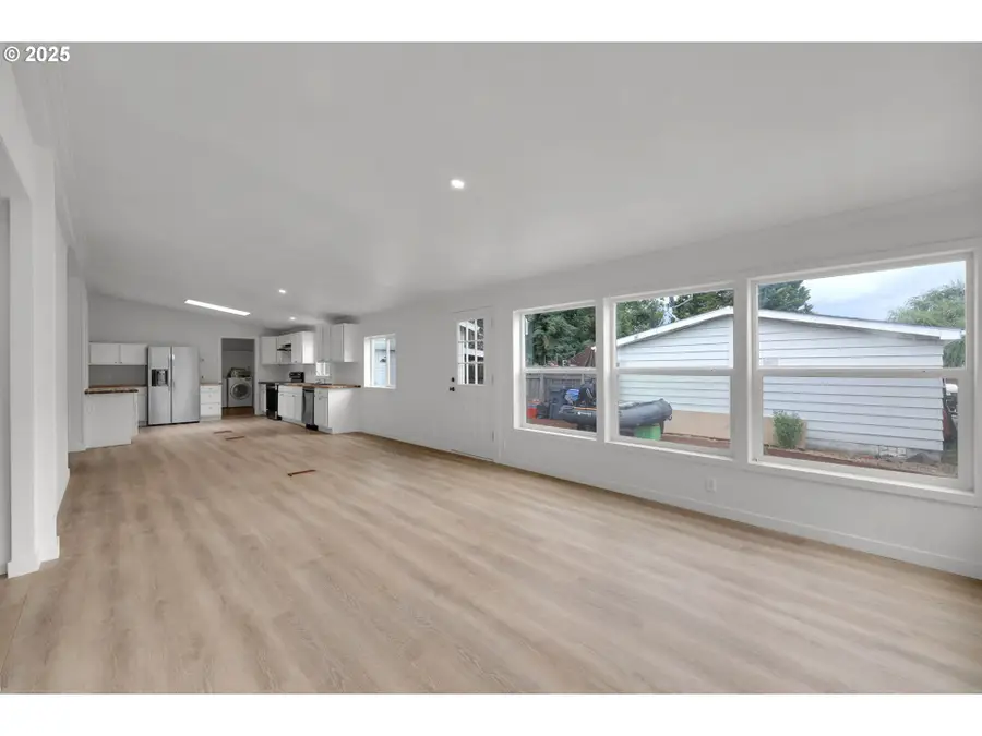 4989 Cone Ave, Eugene, OR 97402 - Image #3