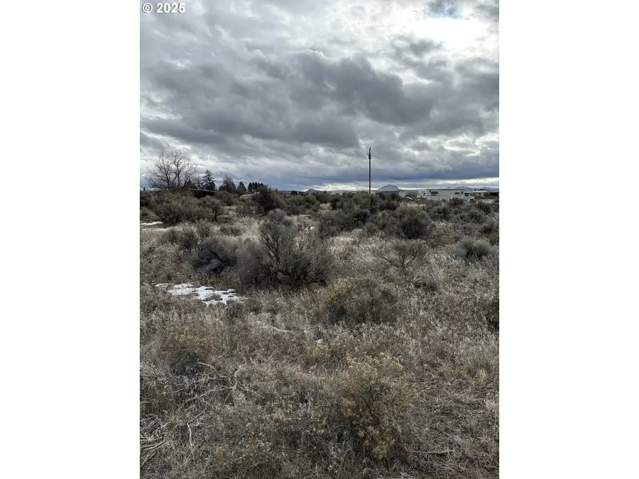 Wonderland St #6200, Silver Lake Fort Rock, OR 97641 - Image #2