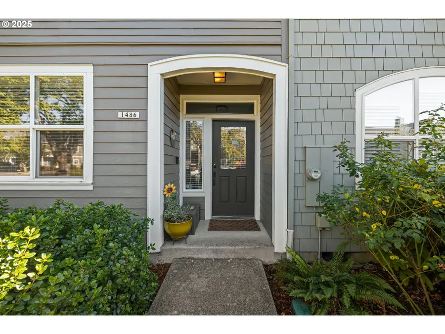 1486 NE Market Dr, Fairview, OR 97024 - Image #2