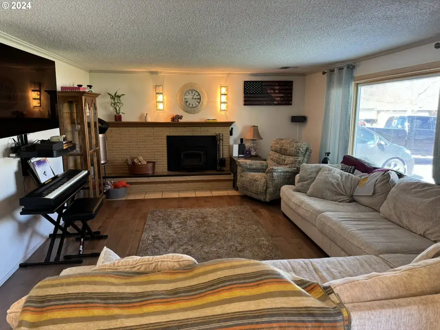 1960 Valhalla St, Eugene, OR 97401 - Image #3