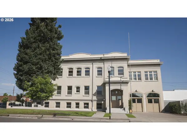 550 N 1st St, Woodburn, OR 97071