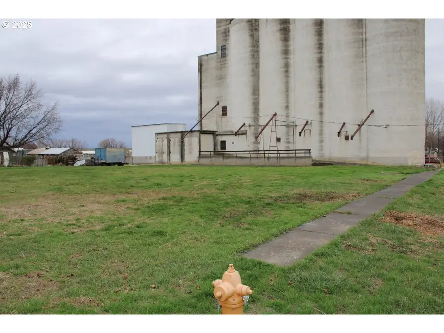 253 W College St, Athena, OR 97813 - Image #3