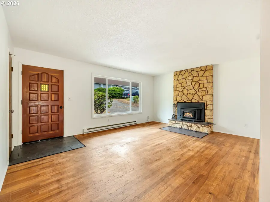 650 SW Chestnut St, Clatskanie, OR 97016 - #3