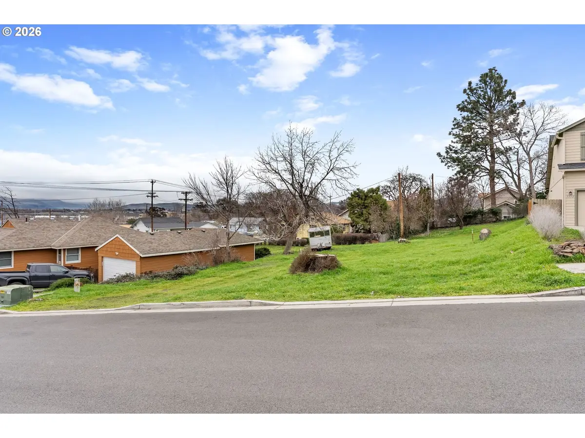 1108 Myrtle St, The Dalles, OR 97058 - #1