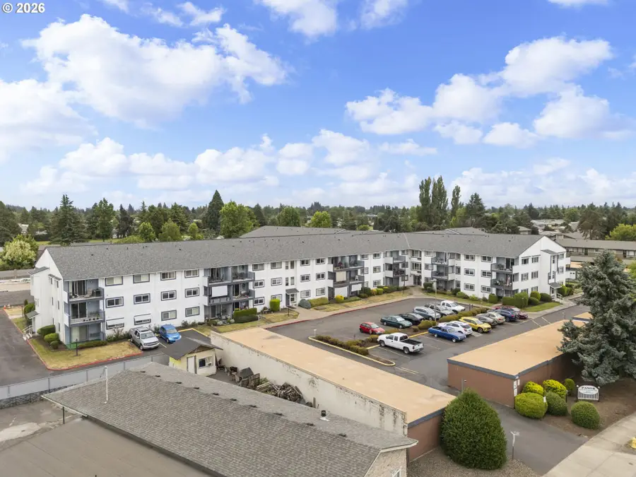 950 Evergreen Rd #221, Woodburn, OR 97071 - #2