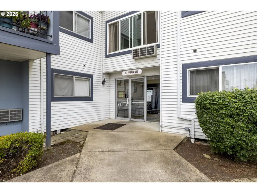 950 Evergreen Rd #221, Woodburn, OR 97071 - #3