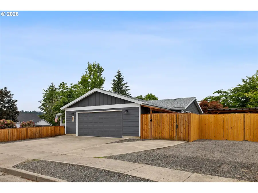 581 SE Mountain View Rd, Estacada, OR 97023 - #2