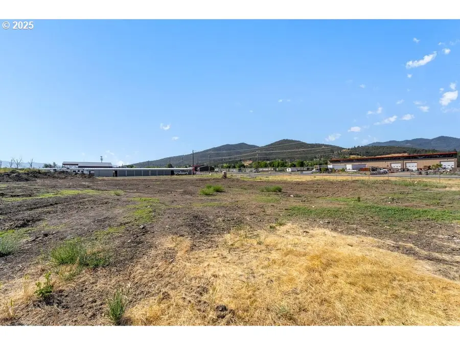 0 S Pacific Hwy, Talent, OR 97540 - Image #2