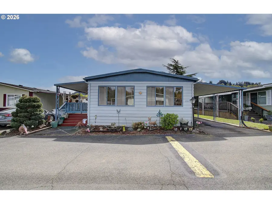 2424 Nightingale Ln, Kelso, WA 98626 - #2