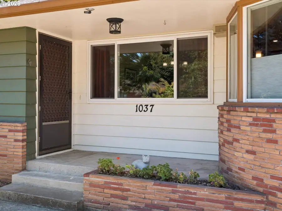 1037 NE 108th Ave, Portland, OR 97220 - #2