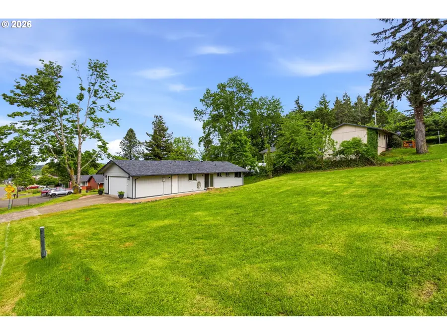 745 SW Barber Ave, Willamina, OR 97396 - #2