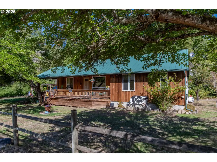 709 Ash Creek Rd, Riddle, OR 97469 - #2