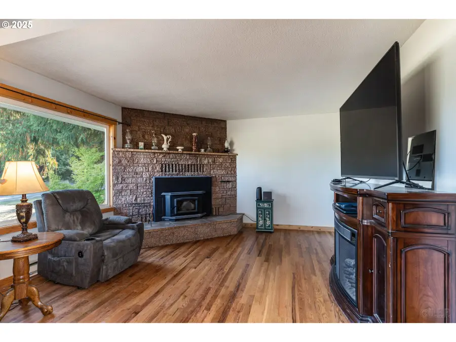 76521 Delena Mayger Rd, Rainier, OR 97048 - #3