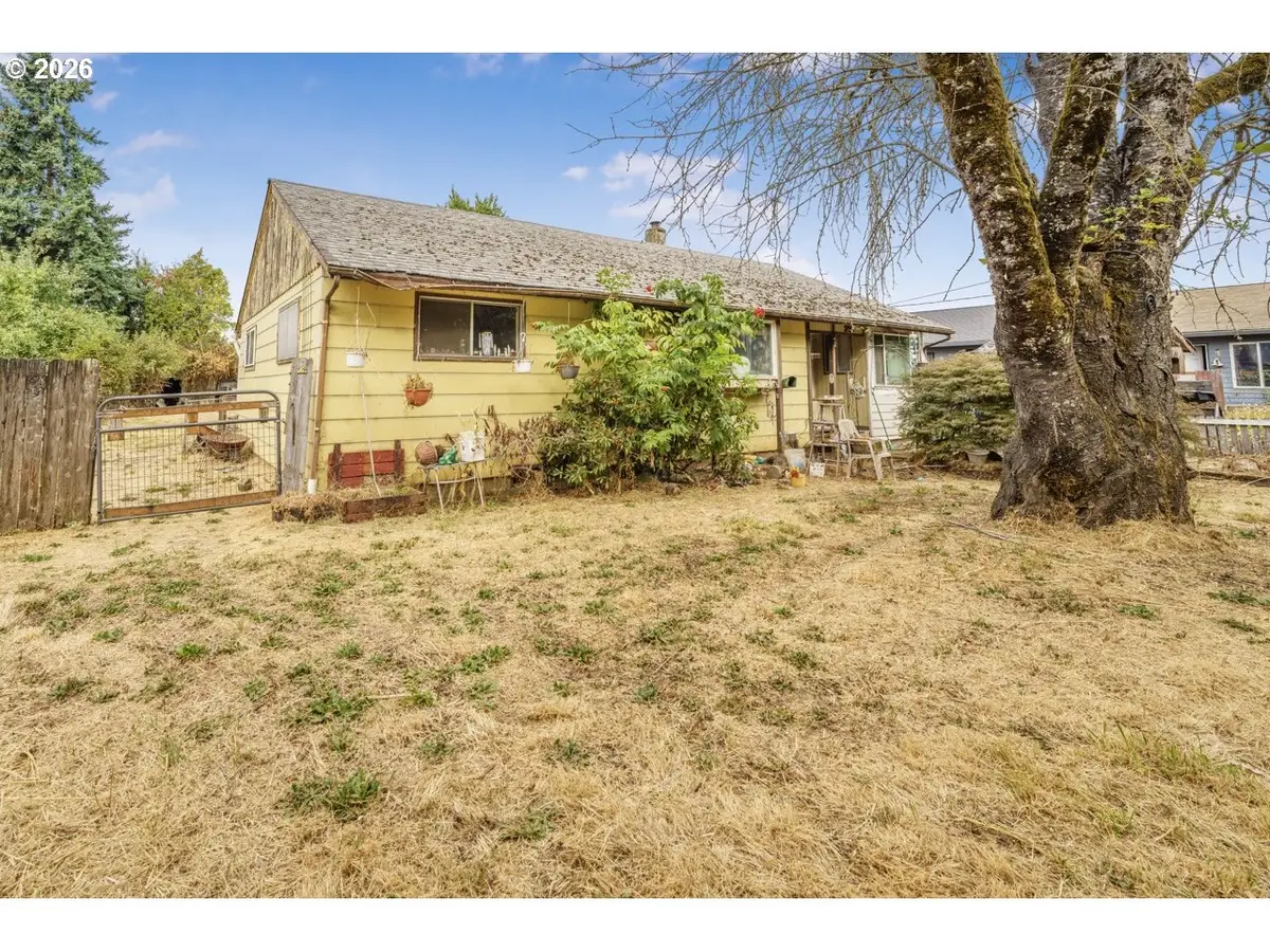 246 S 34th St, Springfield, OR 97478 - #1