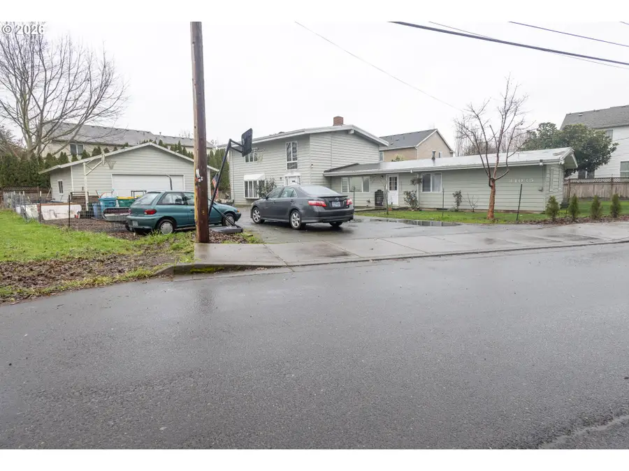 34035 SE Elm St, Scappoose, OR 97056 - #3