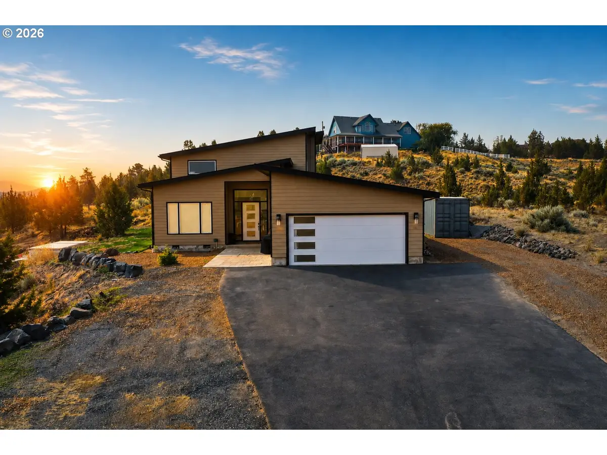 1901 NE Camas Ln, Madras, OR 97741 - #1