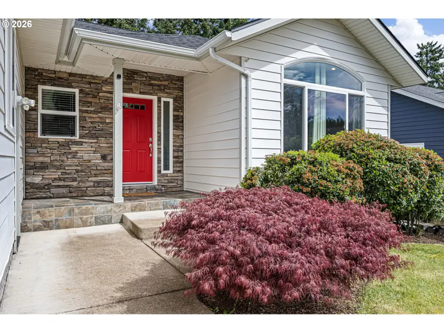 2260 Ibsen Ave, Cottage Grove, OR 97424 - #3