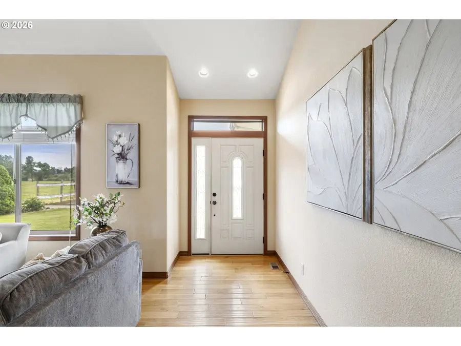424 13th St, Aumsville, OR 97325 - #3