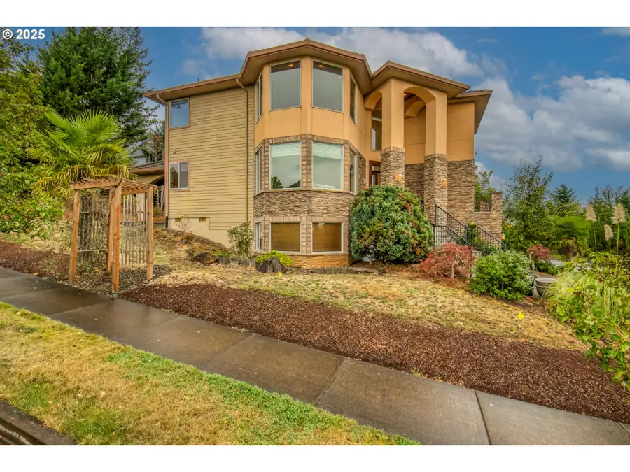 12491 SE Capri Ct, Happy Valley, OR 97086 - Image #2
