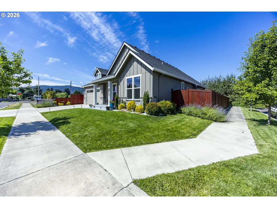 1152 S 46th St, Springfield, OR 97478 - #3