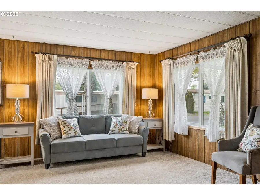 1400 Candlelight Dr #200, Eugene, OR 97402 - #3