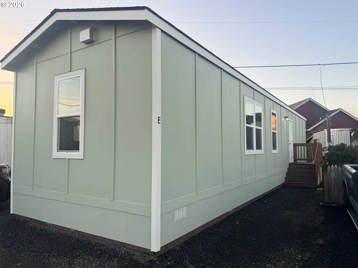 1085 W 1st Ave #E, Junction City, OR 97448 - Image #1