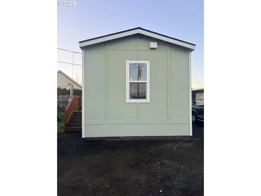 1085 W 1st Ave #E, Junction City, OR 97448 - Image #2