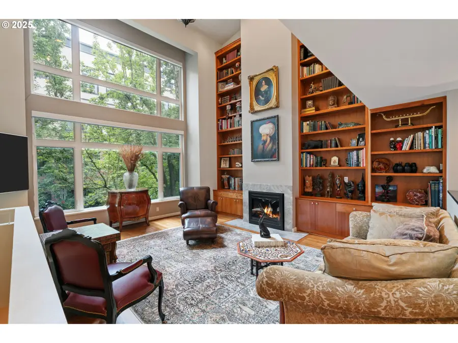 1135 NW Irving St, Portland, OR 97209 - #3