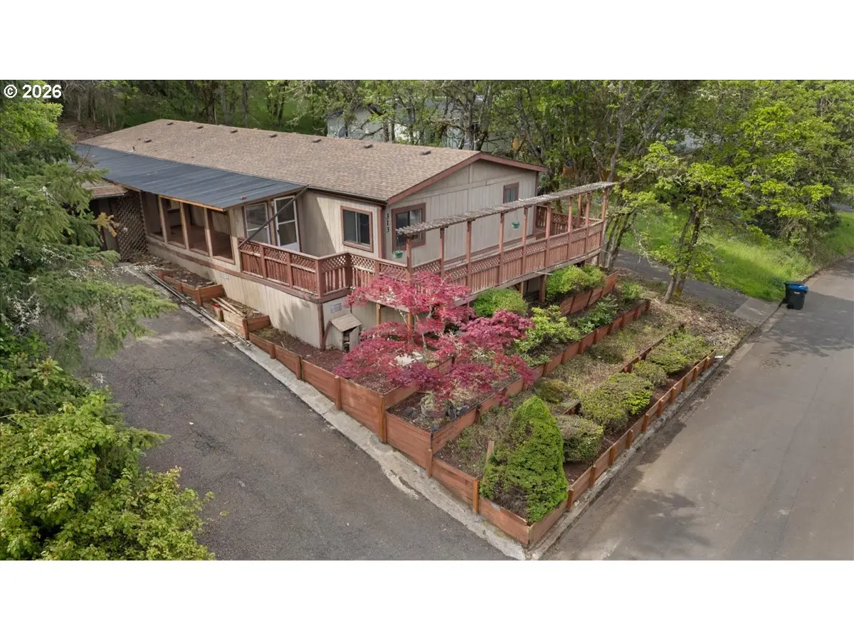 313 NE Kirby Ave, Roseburg, OR 97470 - #1