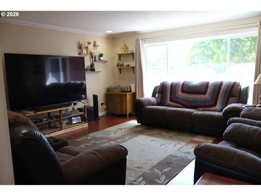 3030 NE Newby St, McMinnville, OR 97128 - #2