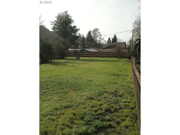 0 W Ballf St, Roseburg, OR 97471