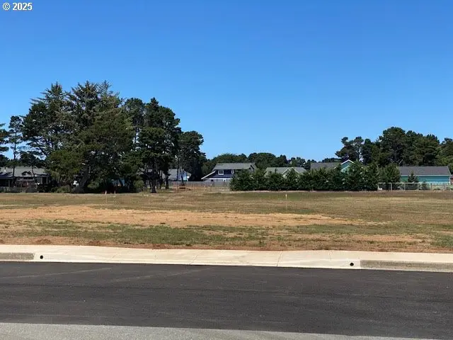 Shearwater Cir #7, Bandon, OR 97411 - Image #1