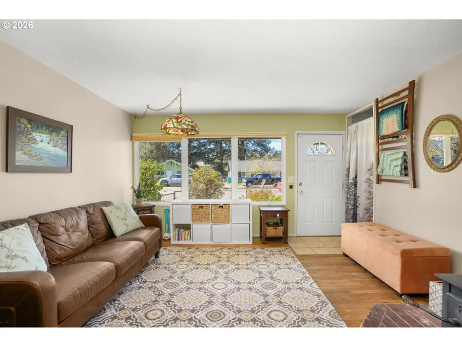 9945 N Lombard St, Portland, OR 97203 - #2
