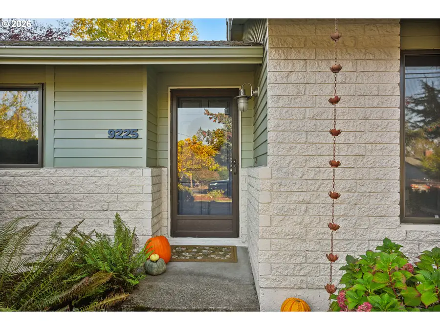 9225 SW Jamieson Rd, Beaverton, OR 97005 - #2