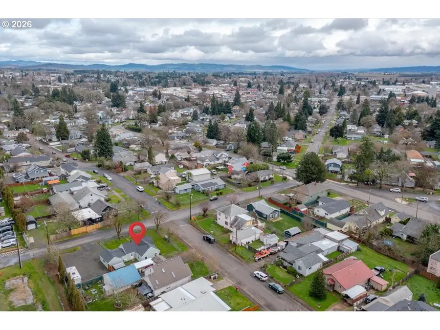 809 SW Ash St, Dallas, OR 97338 - #3