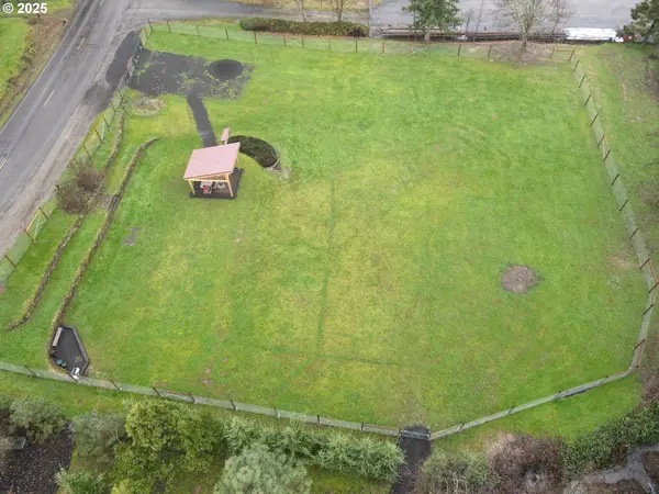 135 Crest Dr, MyrtleCreek, OR 97457