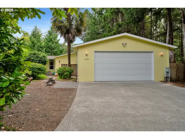 4898 S Loftus Rd, Florence, OR 97439