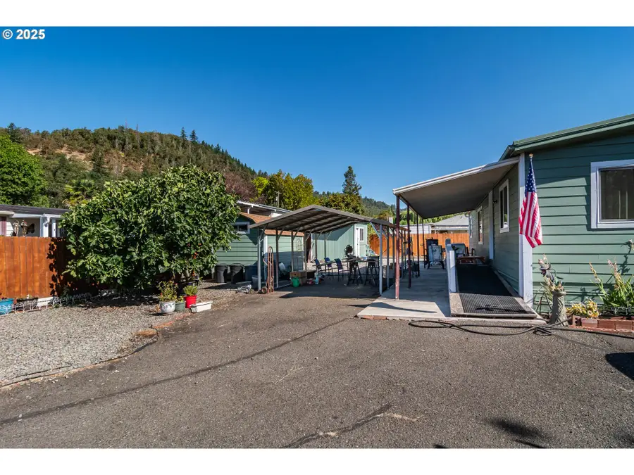 515 NW Plateau Dr, Roseburg, OR 97471 - Image #3