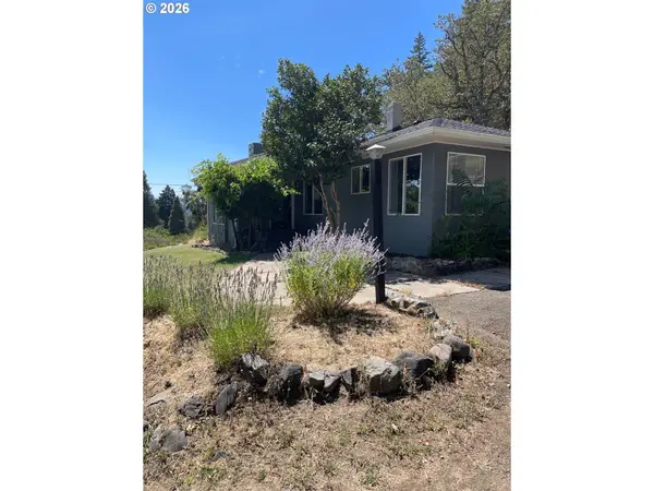1030 NE Orchard Dr, MyrtleCreek, OR 97457